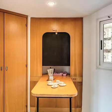 Trastevere At Piazza Giuditta Arcuati *