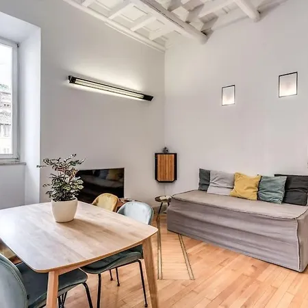 Trastevere At Piazza Giuditta Arcuati *