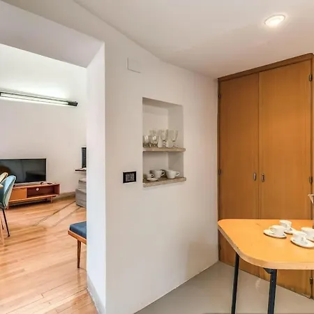 Trastevere At Piazza Giuditta Arcuati *