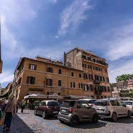 Trastevere At Piazza Giuditta Arcuati * Roma
